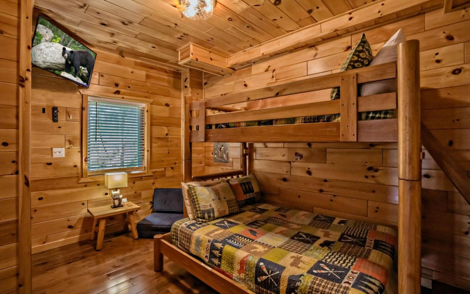 Beartastic Mountain View Lodge جاتلينبرج المظهر الخارجي الصورة