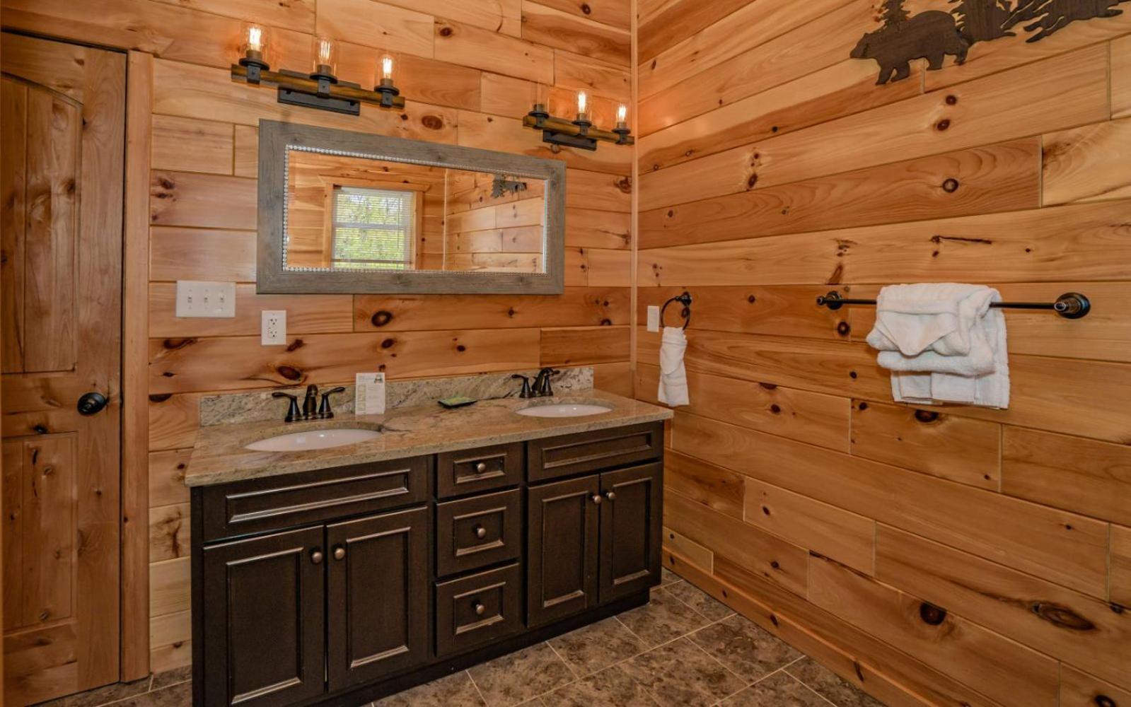 Beartastic Mountain View Lodge جاتلينبرج المظهر الخارجي الصورة