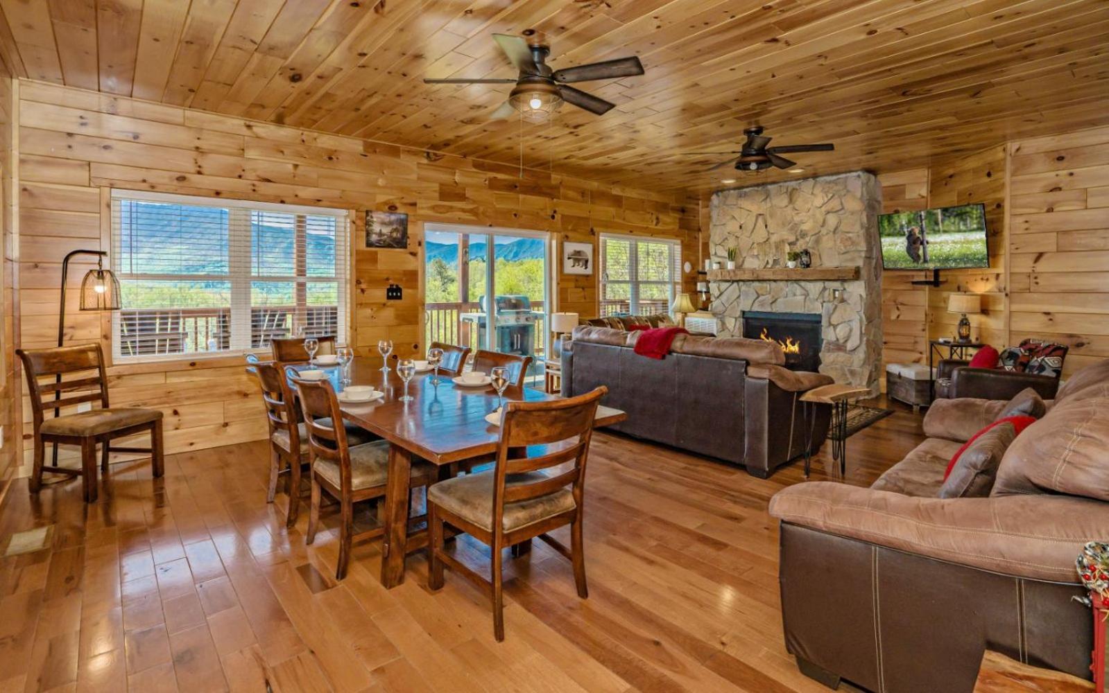 Beartastic Mountain View Lodge جاتلينبرج المظهر الخارجي الصورة